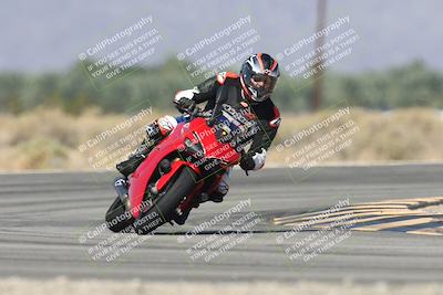 media/Oct-13-2025-Moto Forza (Mon) [[a66d839500]]/3-B Group/Session 3 (Turn 16)/